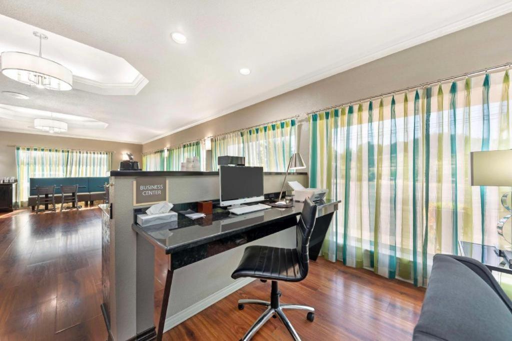 Best Western Post Oak Inn Burnet Экстерьер фото
