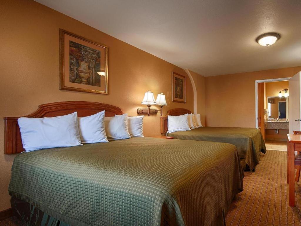 Best Western Post Oak Inn Burnet Экстерьер фото