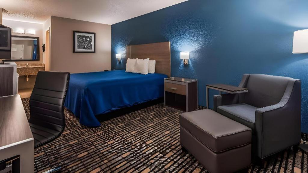 Best Western Post Oak Inn Burnet Экстерьер фото